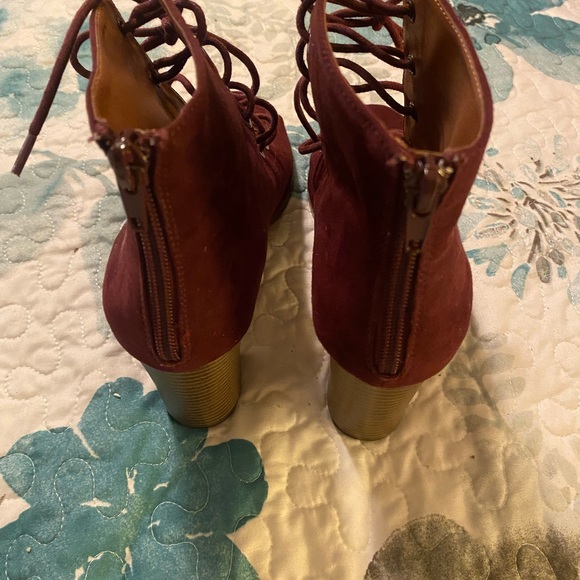 CIARA Maroon Lace Up, Peep Toe Booties. Size 9 - Picture 3 of 5